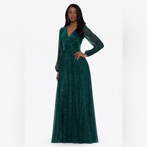 Betsy & Adam Emerald Crinkle Metallic Gown Size 8 NWT Modest Long Sleeve